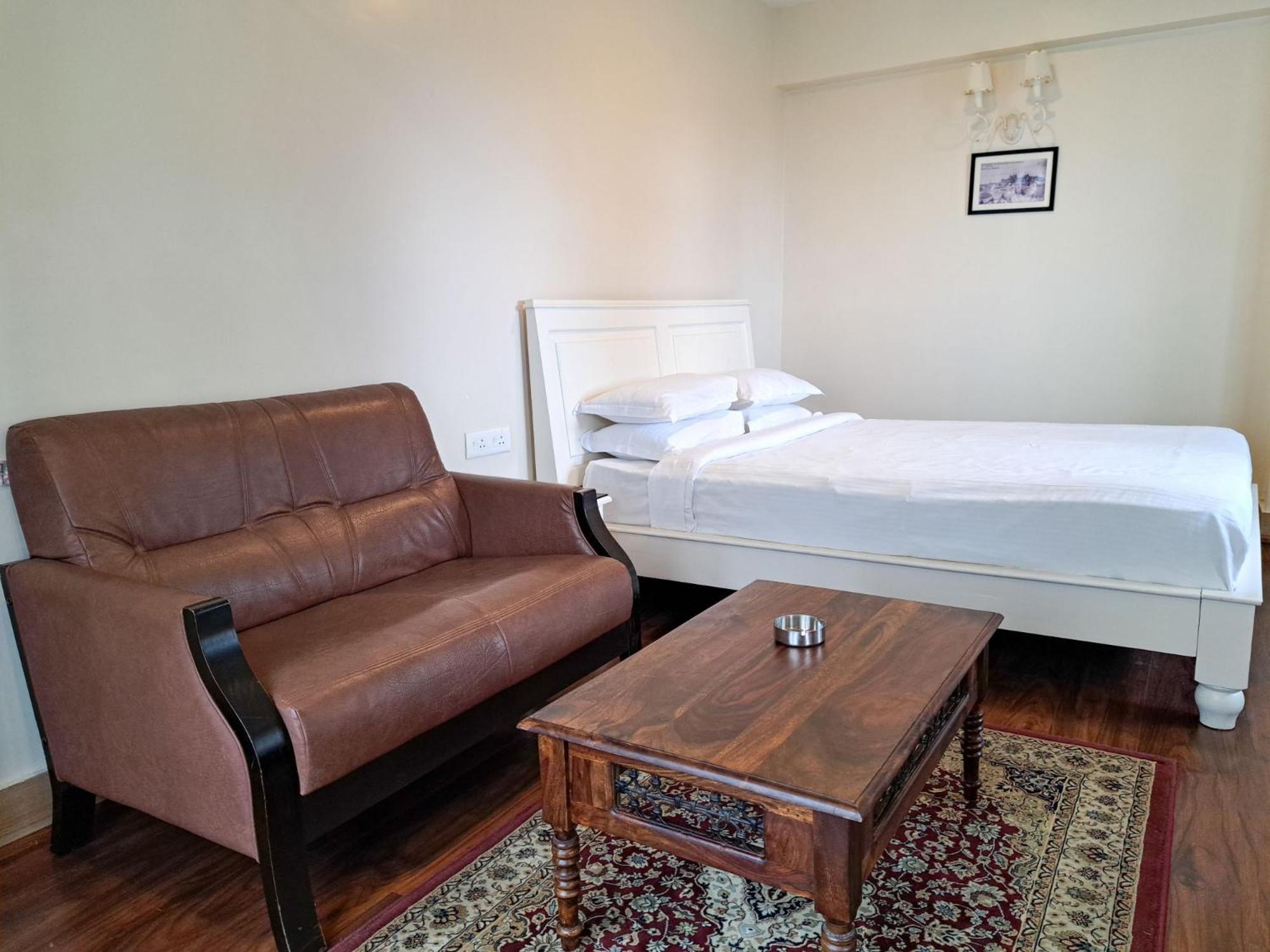 The Heritage Club - Tripura Castle Hotel And Spa Shillong Dış mekan fotoğraf