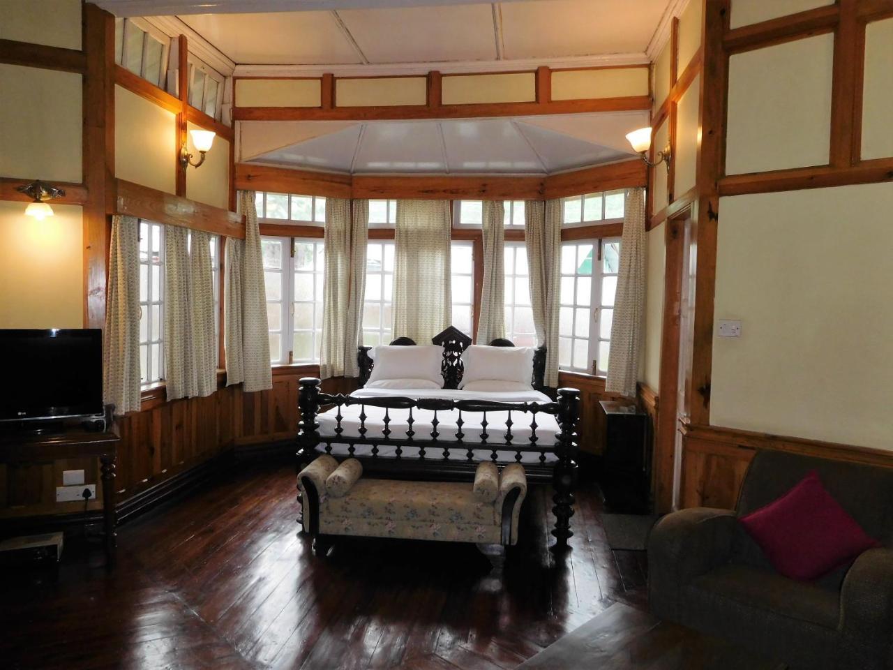 The Heritage Club - Tripura Castle Hotel And Spa Shillong Dış mekan fotoğraf